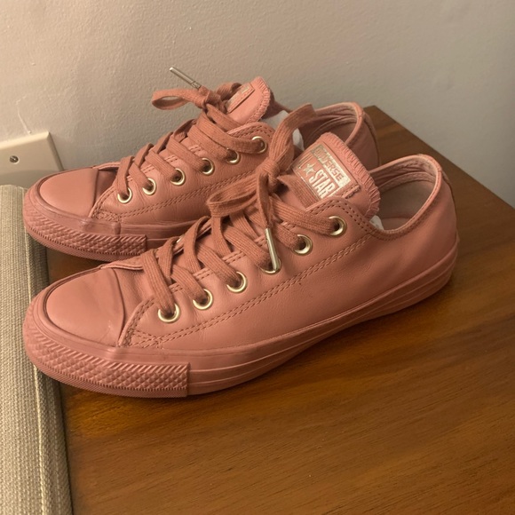 Leather mauve Converse with gold accents - Picture 5 of 6